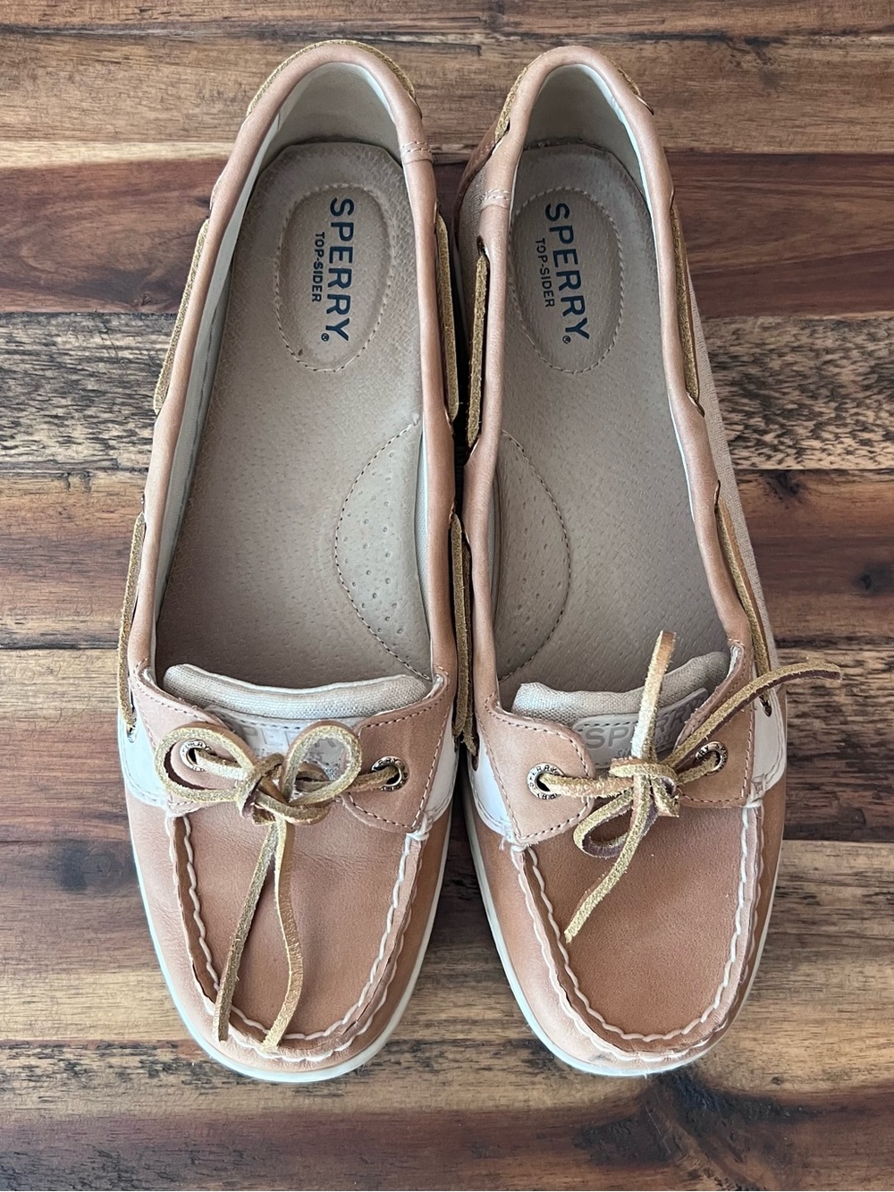 Sperry Two-Tone Tan and White Leather Women’s Boat Shoes